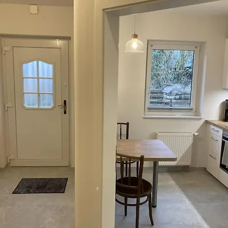 Moderne 2-zimmer-wohnung Mit Ueberdachter Terrasse *
