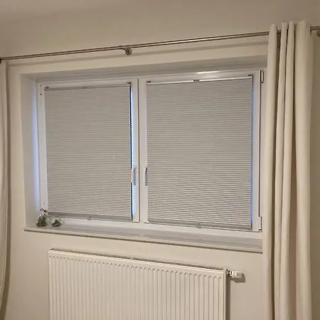 Moderne 2-zimmer-wohnung Mit Ueberdachter Terrasse *