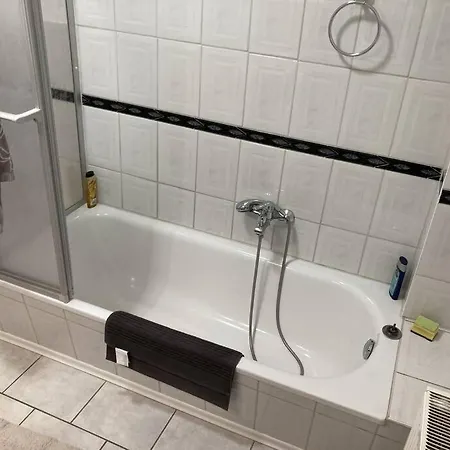 Moderne 2-zimmer-wohnung Mit Ueberdachter Terrasse Appartement