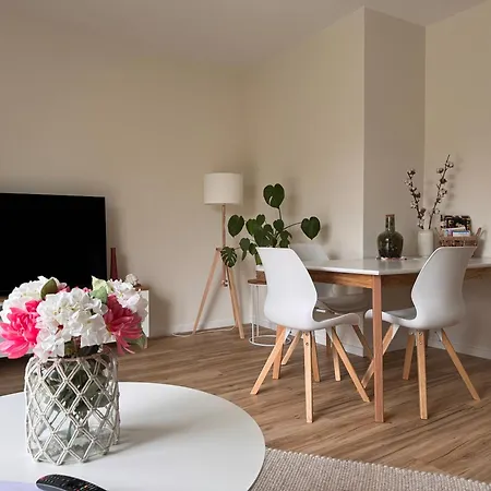 Moderne 2-zimmer-wohnung Mit Ueberdachter Terrasse Appartement Tonnhausen