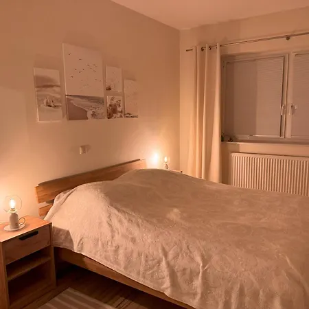 アパート Moderne 2-zimmer-wohnung Mit Ueberdachter Terrasse