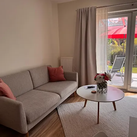 Moderne 2-zimmer-wohnung Mit Ueberdachter Terrasse Apartmán Tonnhausen