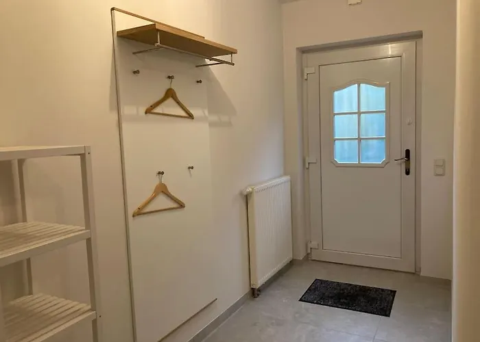 公寓 Moderne 2-zimmer-wohnung Mit Ueberdachter Terrasse