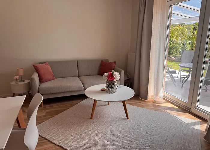 Moderne 2-zimmer-wohnung Mit Ueberdachter Terrasse 公寓 *
